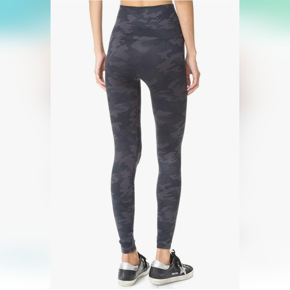🩶NWT Spanx Look at Me Now camo leggings - Picture 2 of 8